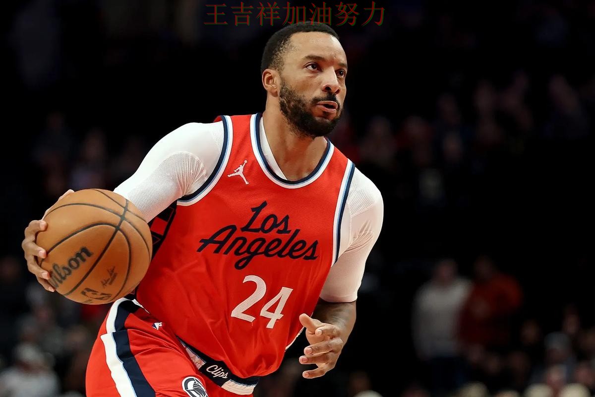 哈登状态回升引发热议 战术调整效果逐渐显现